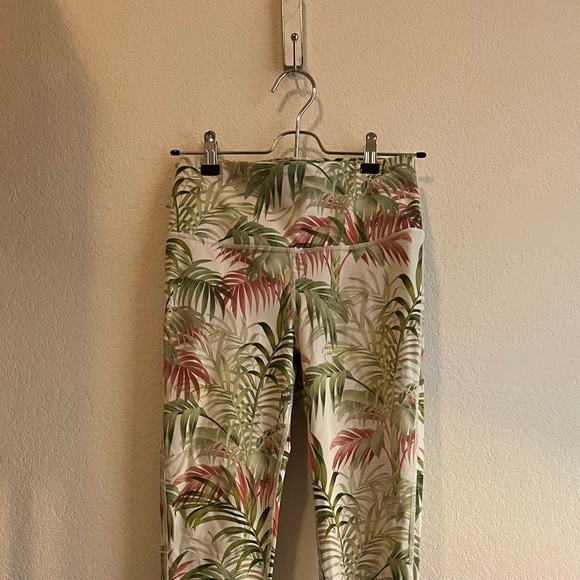 Mono b Yoga pants size small - Picture 2 of 7